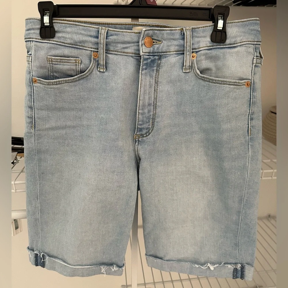 Universal Thread Bermuda Shorts - Picture 1 of 4